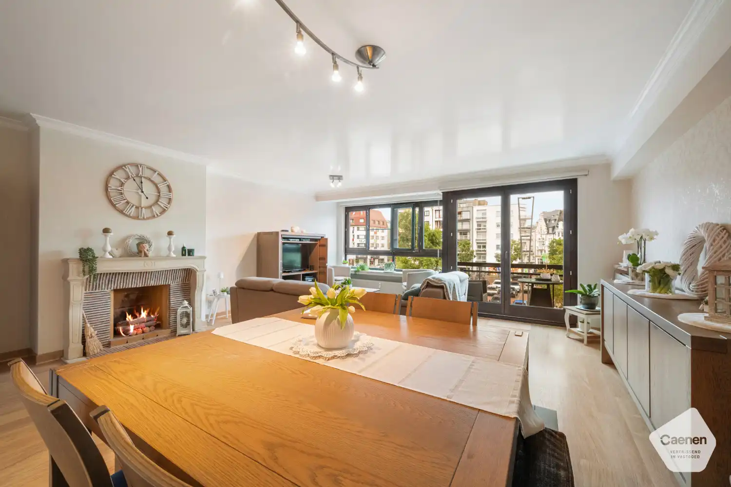 Ruim 2-slaapkamerappartement met 2 terrassen en zicht op de Grote Markt foto 3