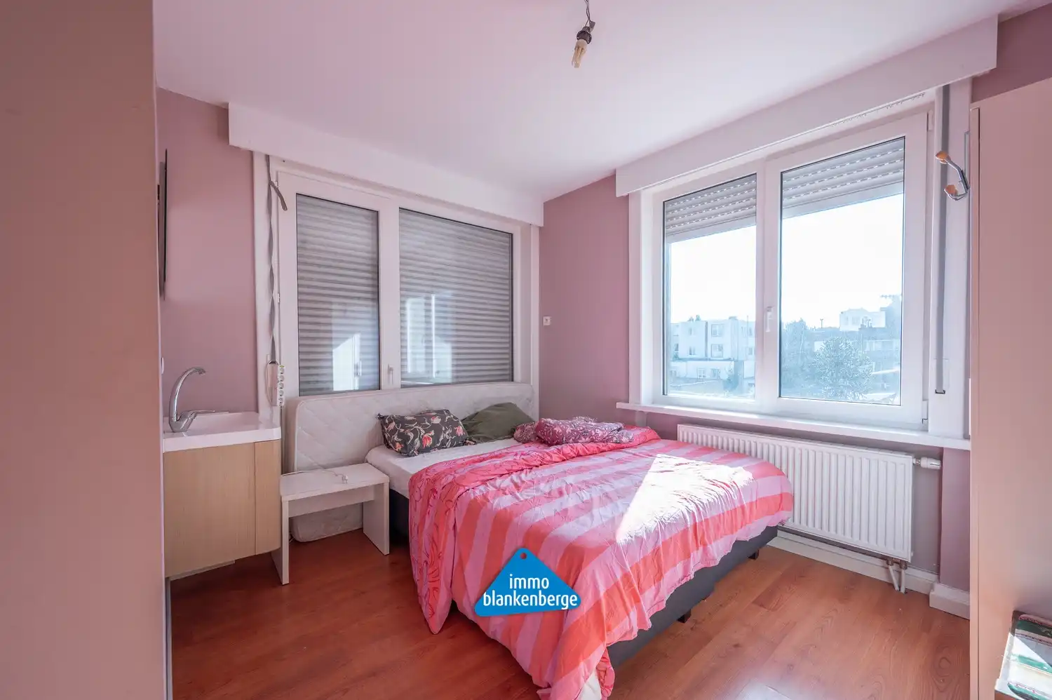 Zeer Ruim  Appartement met 3 Slaapkamers nabij de Zeedijk foto 15