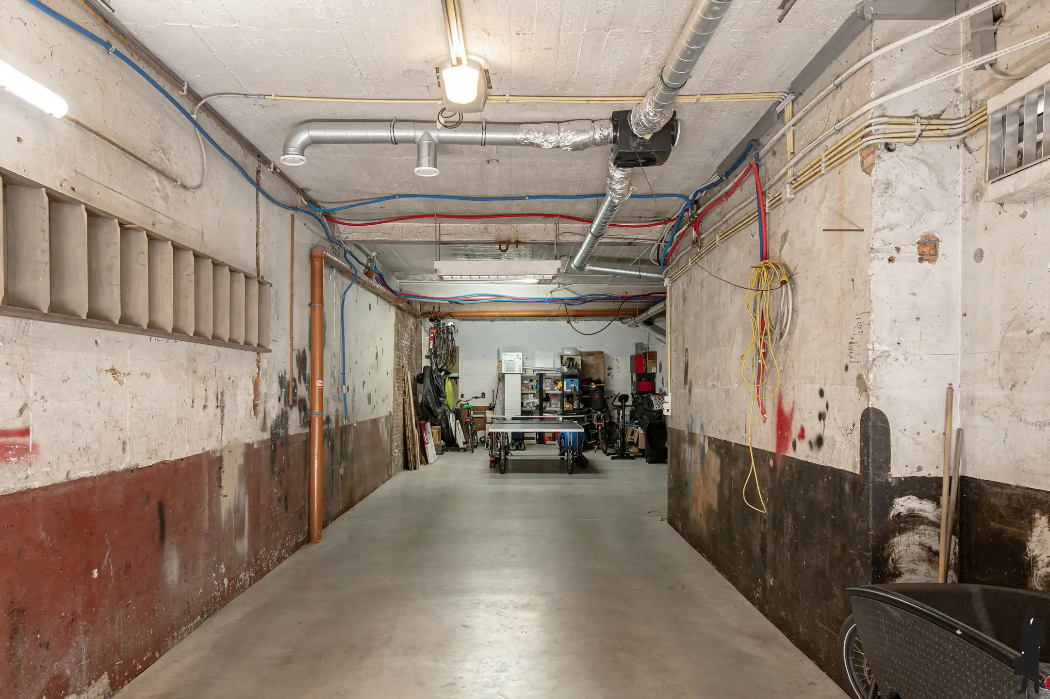 Ruime bel-étagewoning met 3 staanplaatsen en terras foto 20