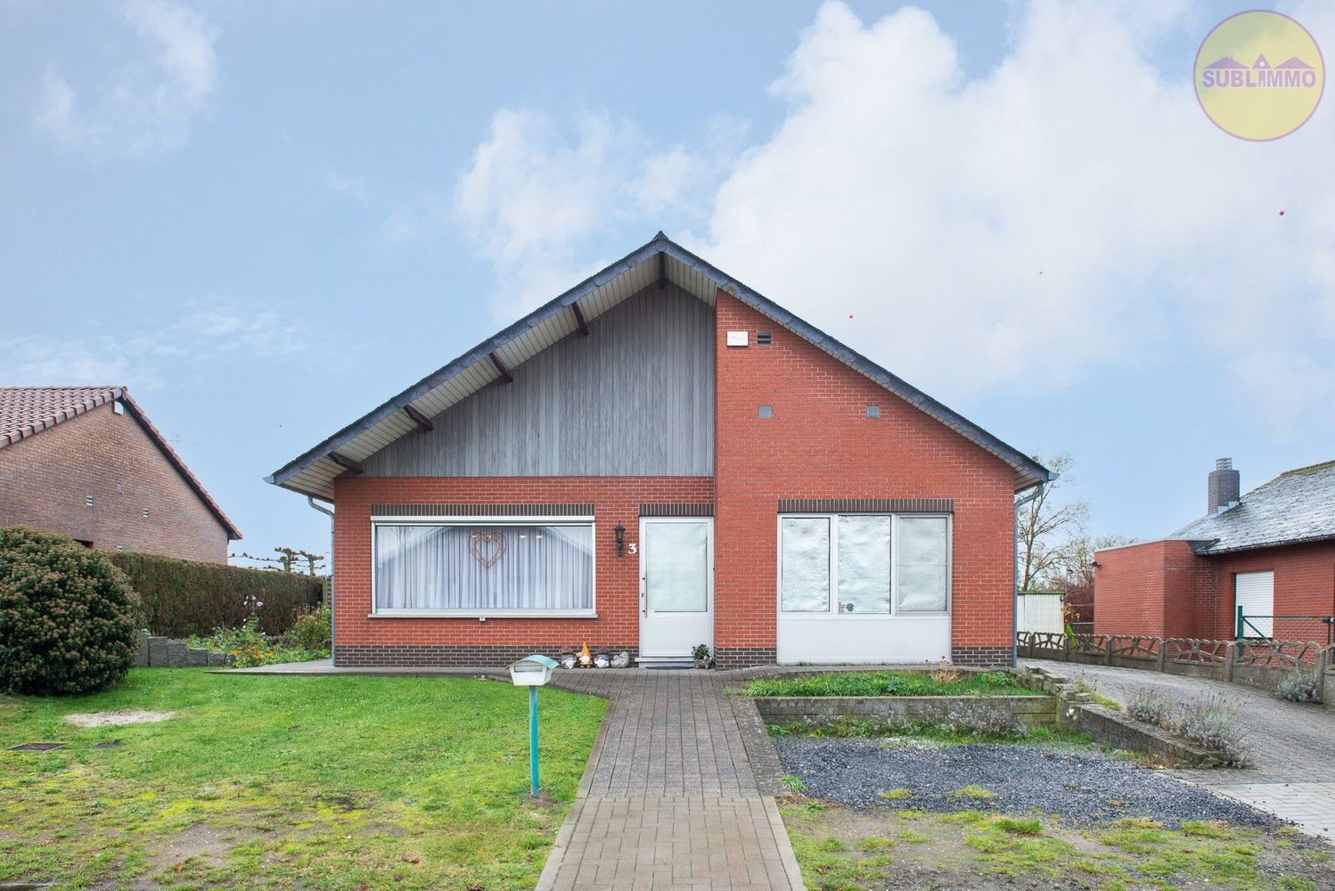 Hoofdfoto van de publicatie: Ruime gelijkvloerse woning met 4 slaapkamers op een perceel van 554m².