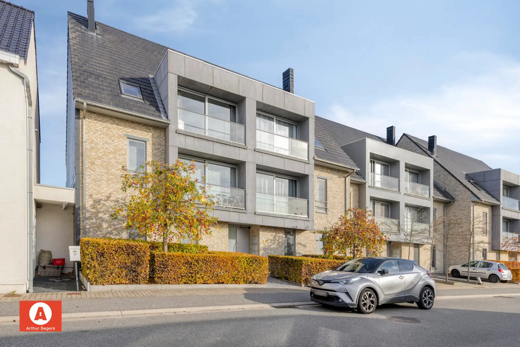 Recent Gelijkvloers appartement met tuin en parkeerplaats. foto 2