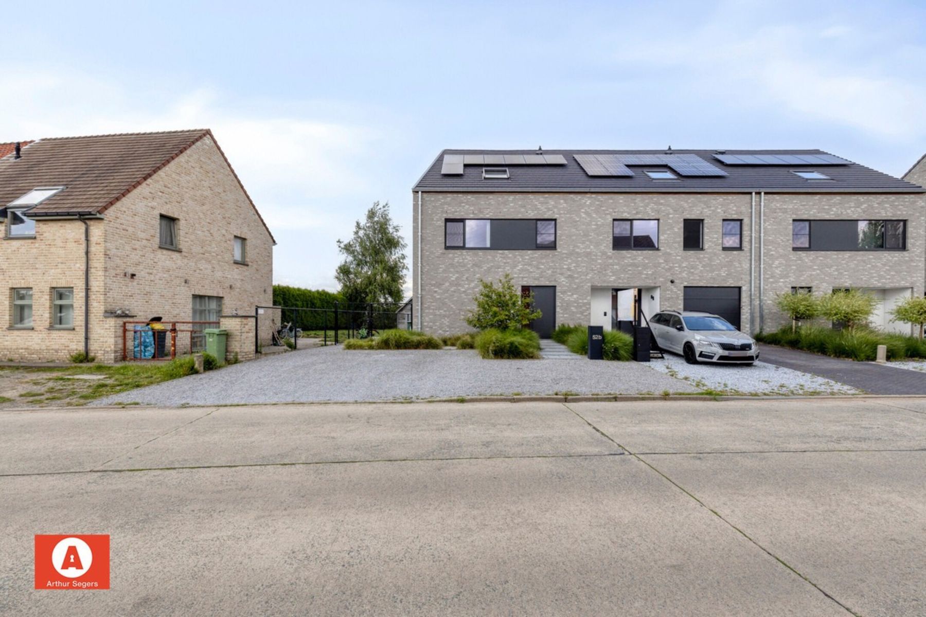Moderne BEN-woning met 5 slaapkamers en prachtig uitzicht! foto {{pictureIndex}}