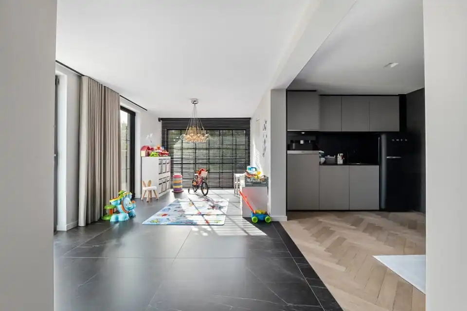 UNIEKE LUXUEUZE VILLA OP EEN PRACHTIG PERCEEL VAN 28A50CA IN SINT-TRUIDEN foto 27