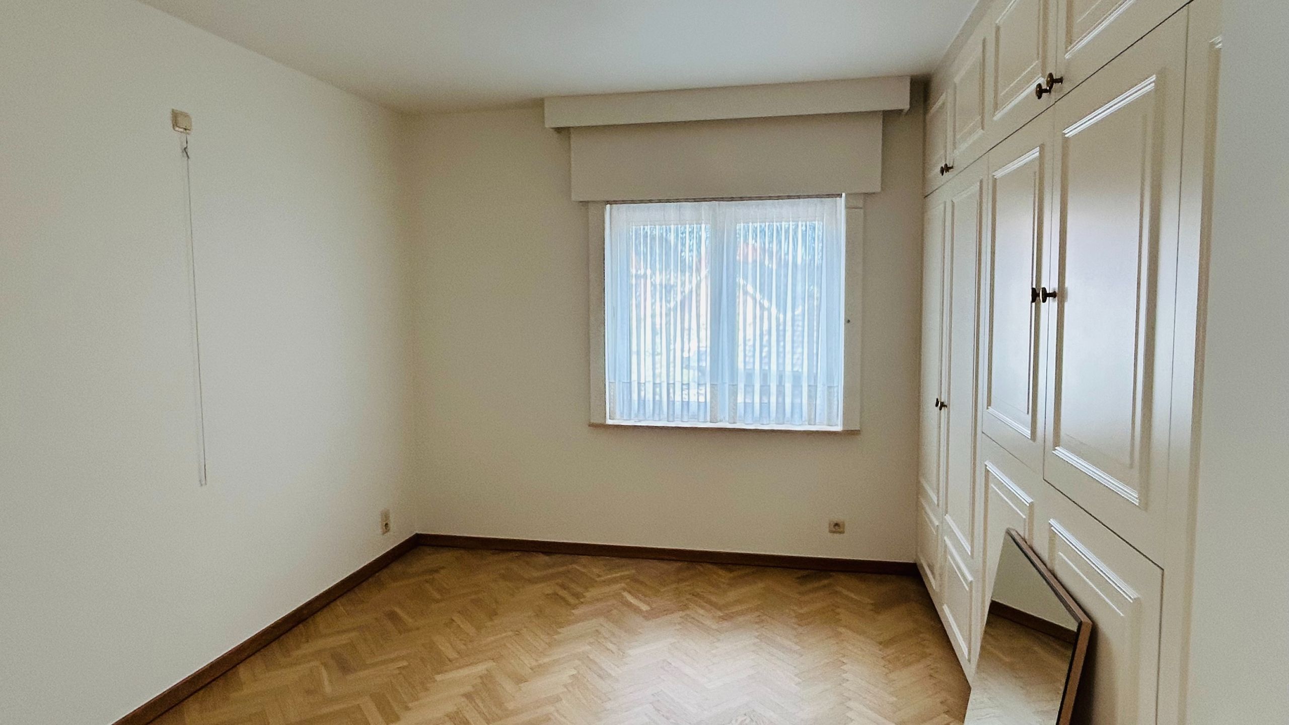 Ruim appartement met: 2 slpks., terras en garage aan de rand van Zwevegem foto 7