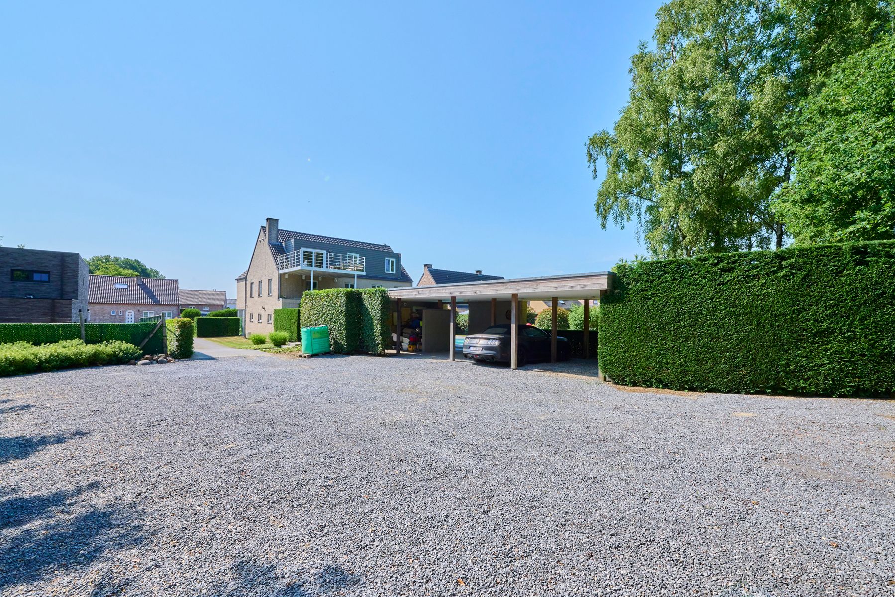 Exclusieve woning met handelzaak,appartement, zwembad en lift. foto 71