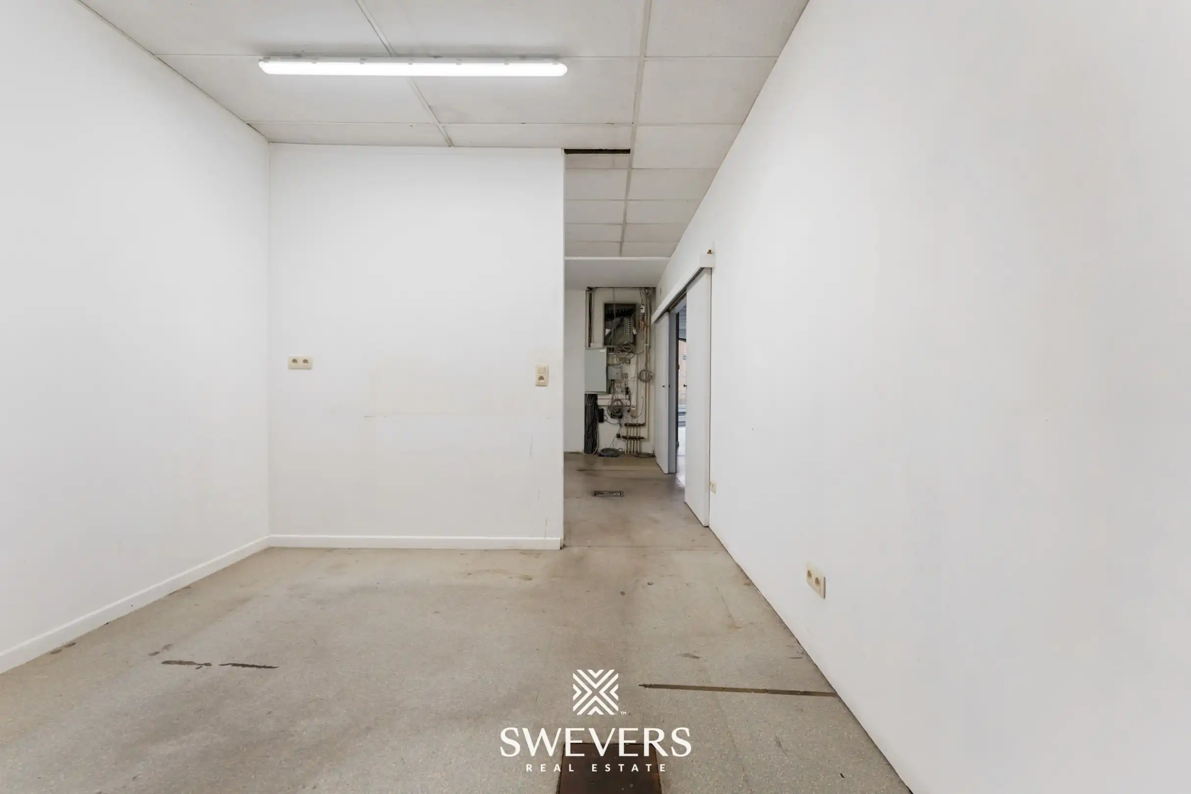 Commerciële opportuniteit met veel visibiliteit en ruimte in het centrum van Beringen foto 23