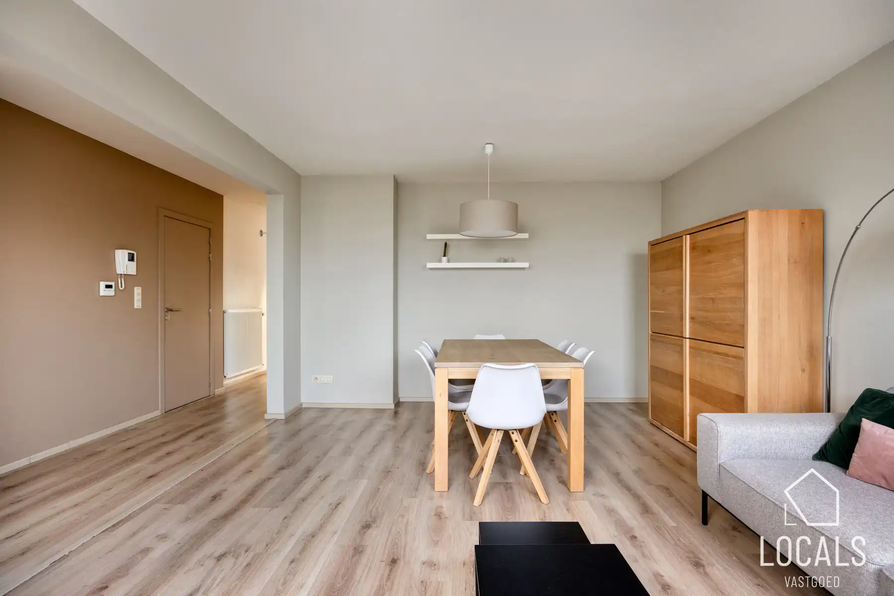 Bemeubeld 2-slaapkamer penthouse + staanplaats op -1, Ninove foto 5