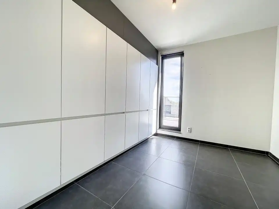 Prachtig dakappartement met grote terrassen en 2 slaapkamers foto 8