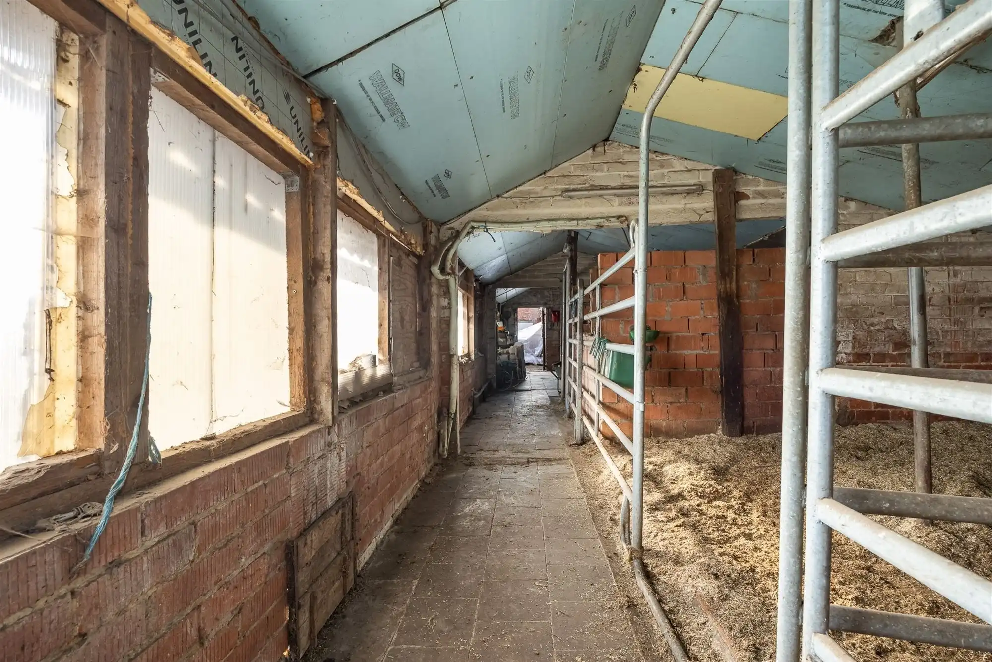 Te renoveren hoeve met enorm veel potentieel foto 28