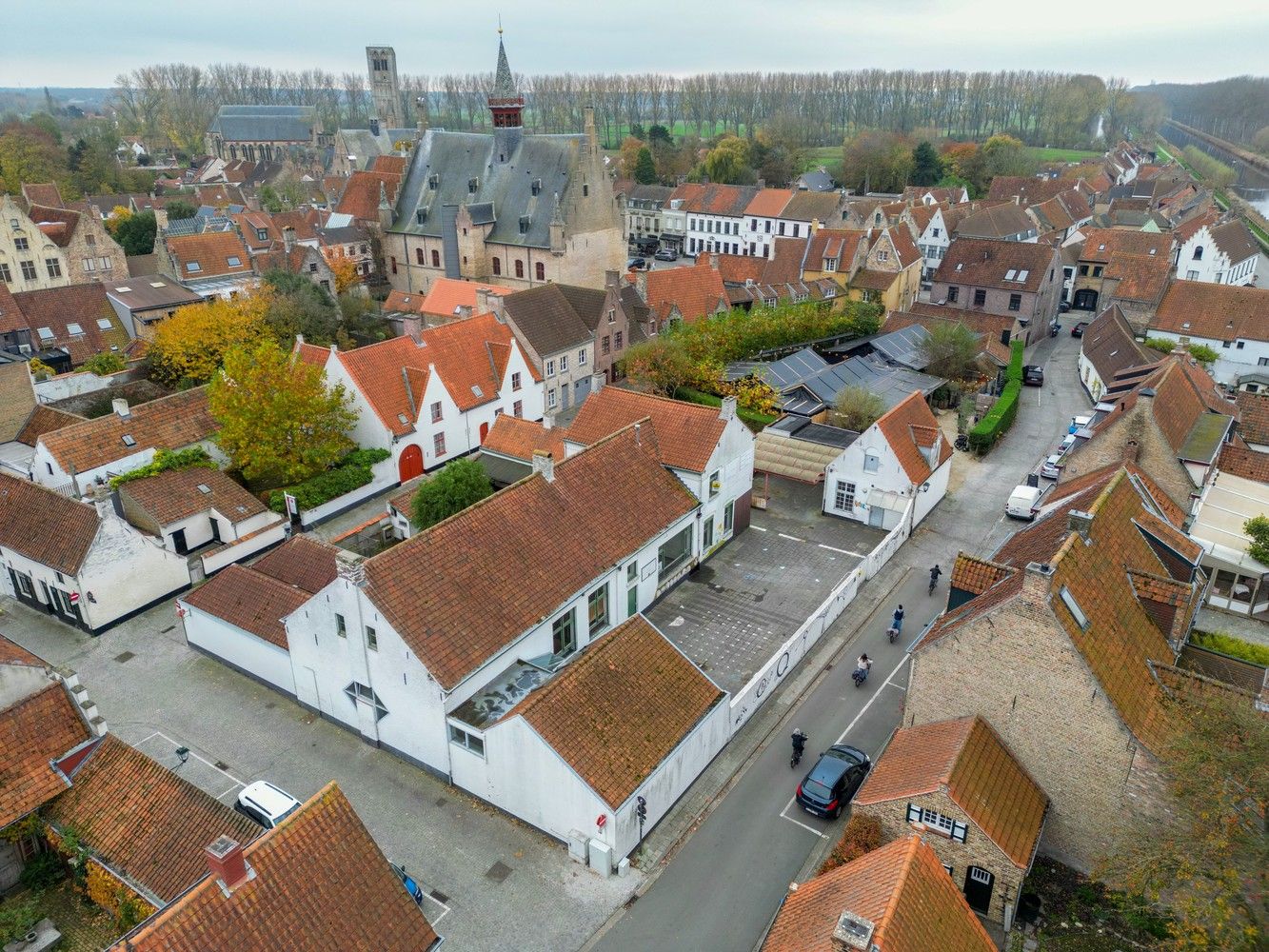 Oude schoolsite met veel potentieel foto {{pictureIndex}}