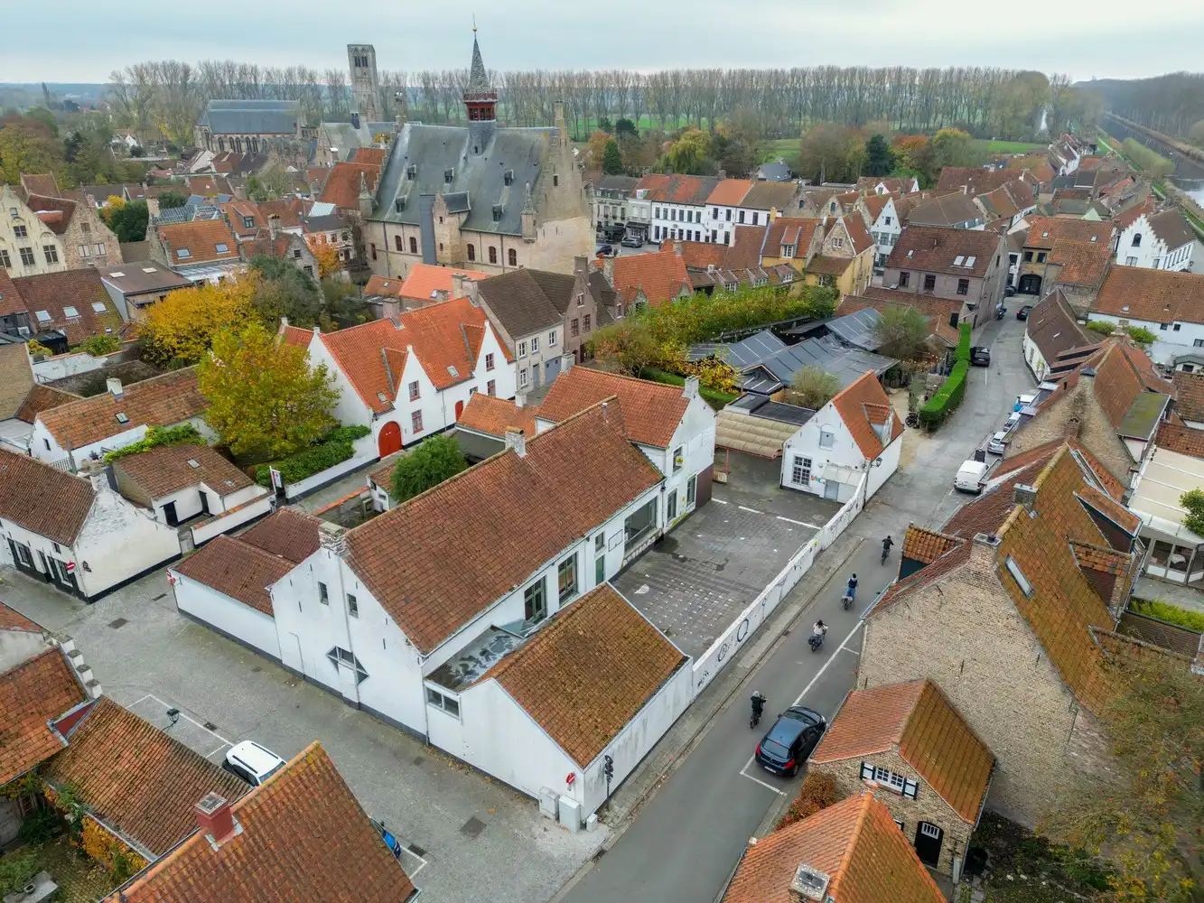 Oude schoolsite met veel potentieel foto {{pictureIndex}}