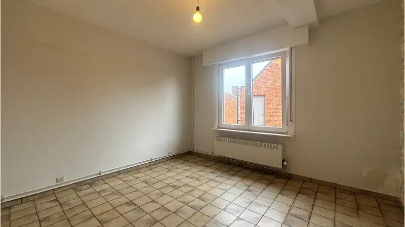 Ruime koppelwoning met 3 slaapkamers Garage en Tuin te huur in Brugge foto 5