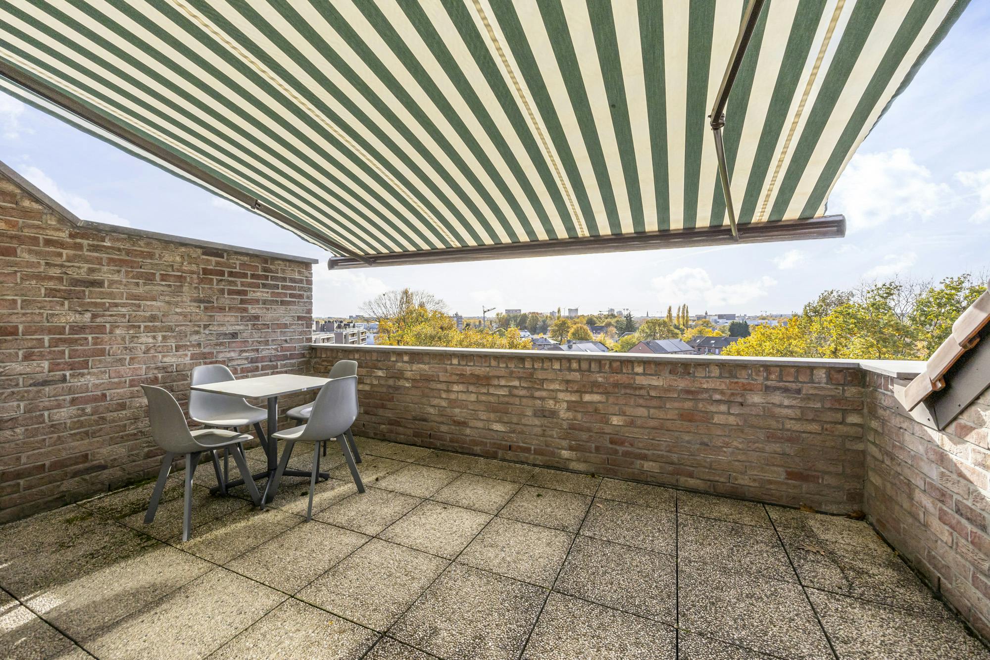 Penthouse met 2 slaapkamers en 2 terrassen in Hasselt foto 5