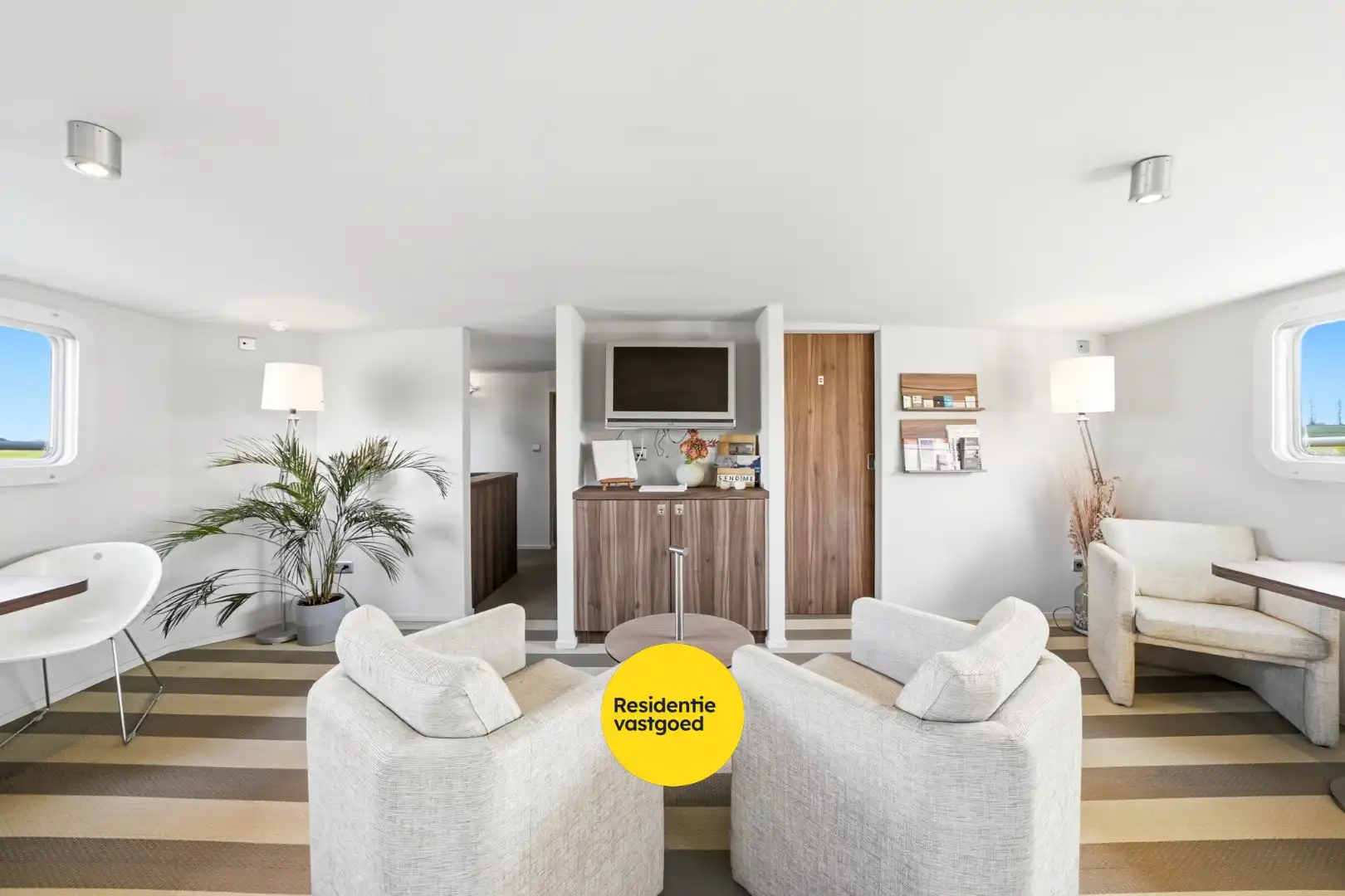 Unieke woonboot met B&B en vergunde ligplaats in Plassendale foto 41