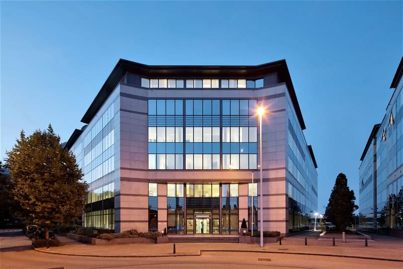 WEB: kantoren te huur vanaf +/-398 m² (opsplitsbaar) foto 2