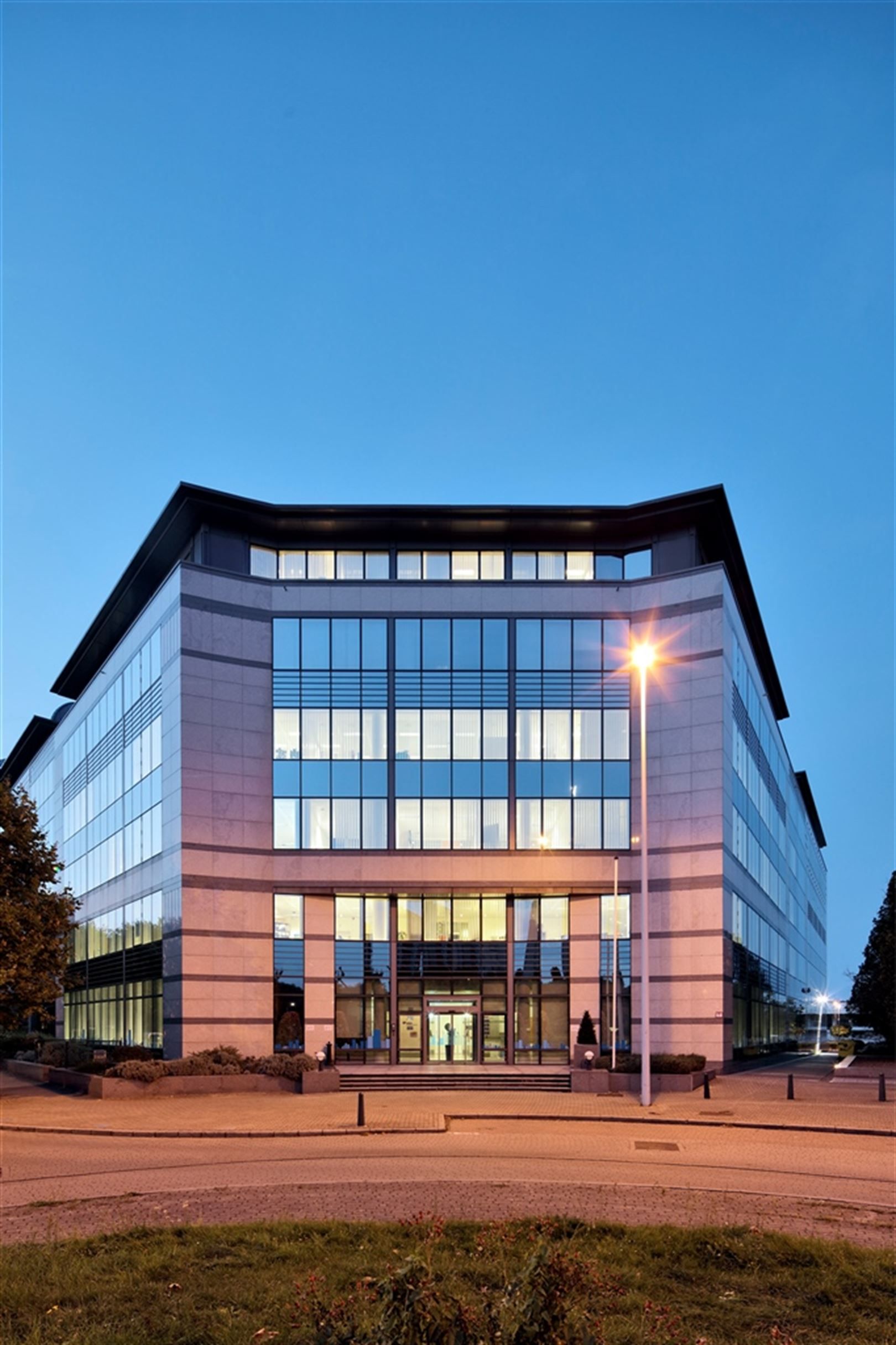 BRETAGNE 24-26: kantoren te huur vanaf 398 m² foto 2