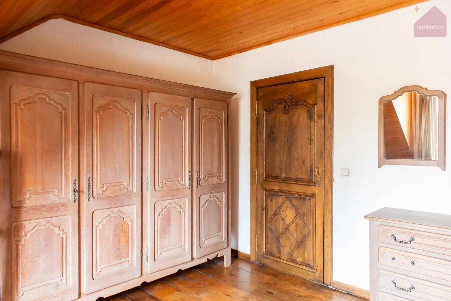 Ruime gezinswoning met 6 slaapkamers op een uitzonderlijk groot perceel van 21a 73ca foto 23