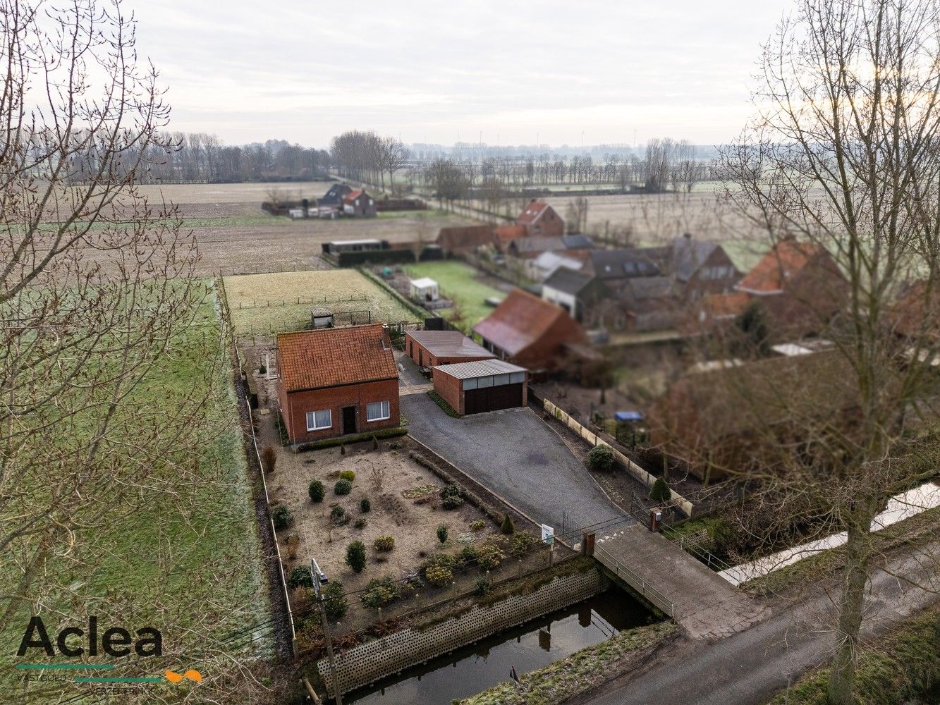 Rustig gelegen hoevetje met open zichten rondom foto 21