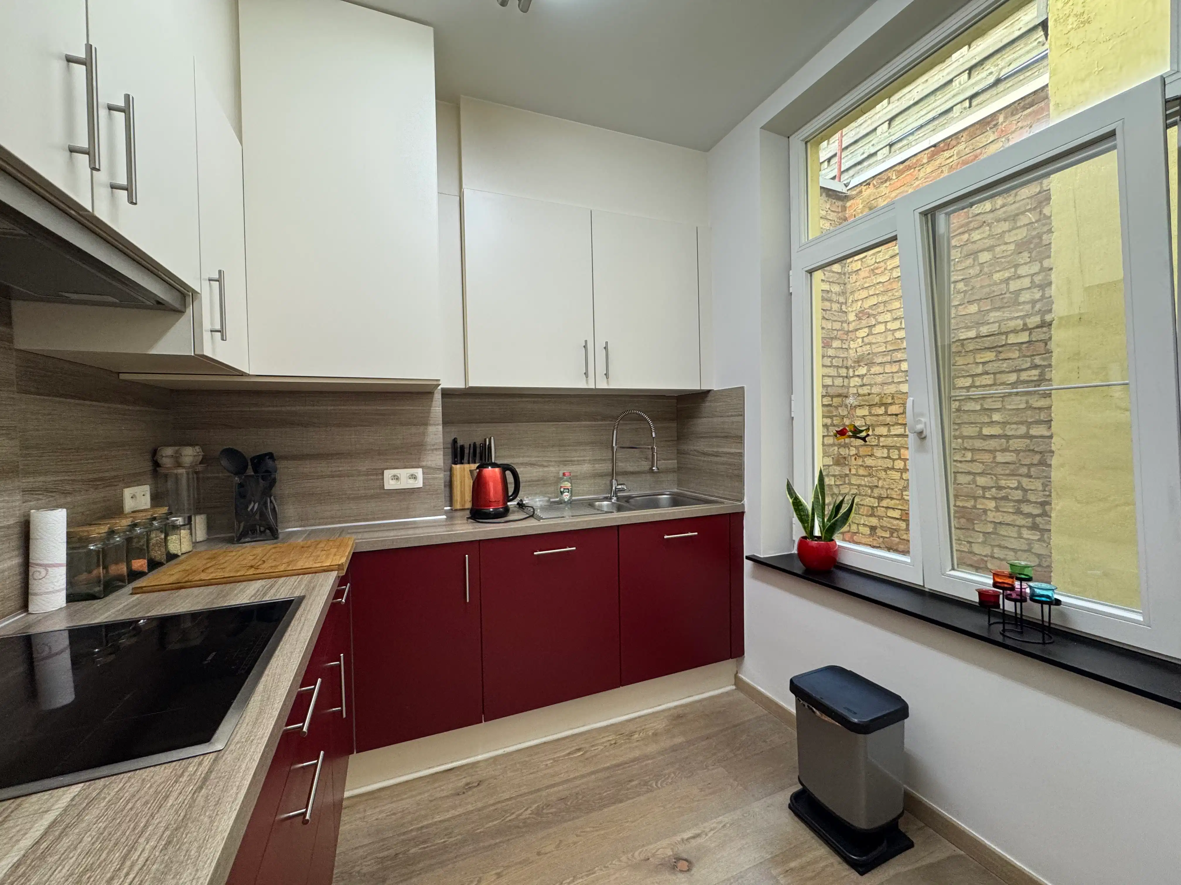 Appartement 84m² op historische locatie in James Ensorgalerij foto 4