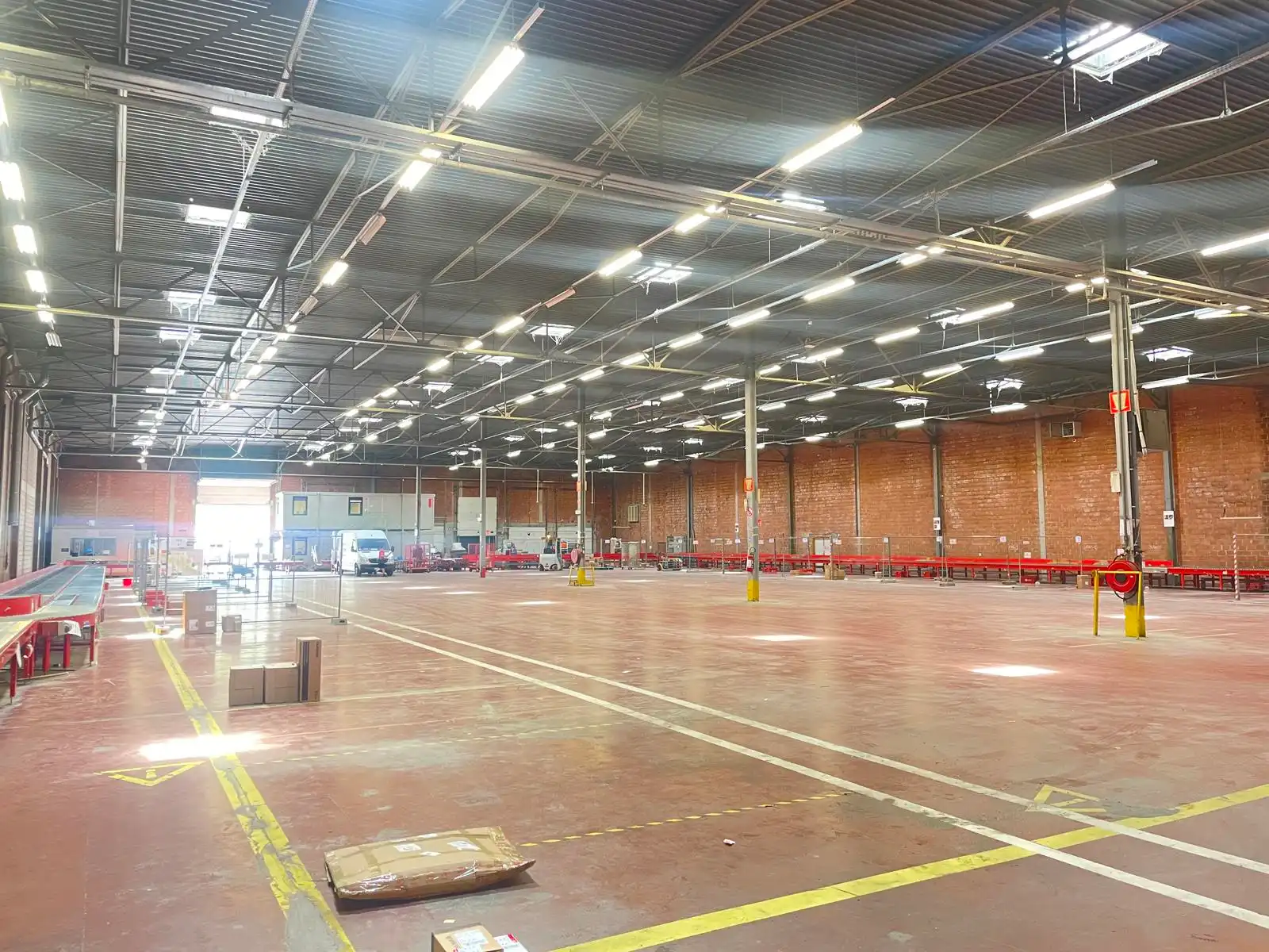 Logistieke loods van ca. 6.500 m² nabij de E19  foto 7