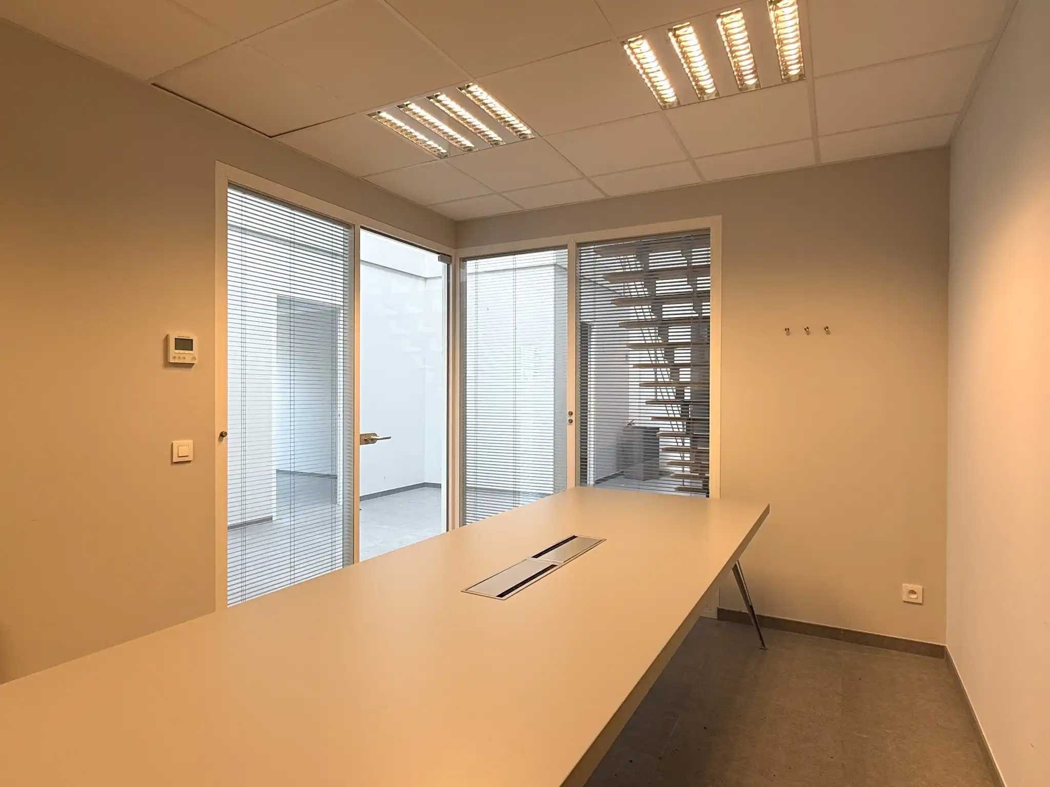 Veelzijdig bedrijfsgebouw met tal van mogelijkheden op een strategische locatie foto 9