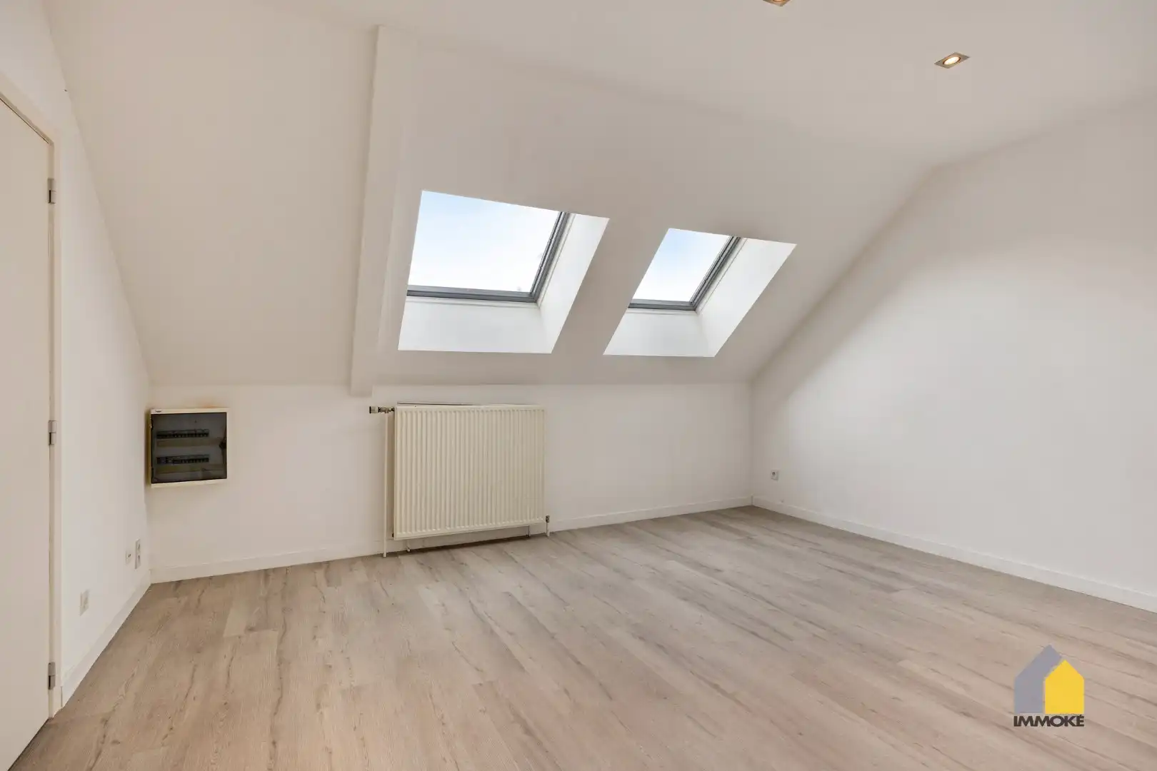 Modern appartement met 2 slpks en parking. foto 18