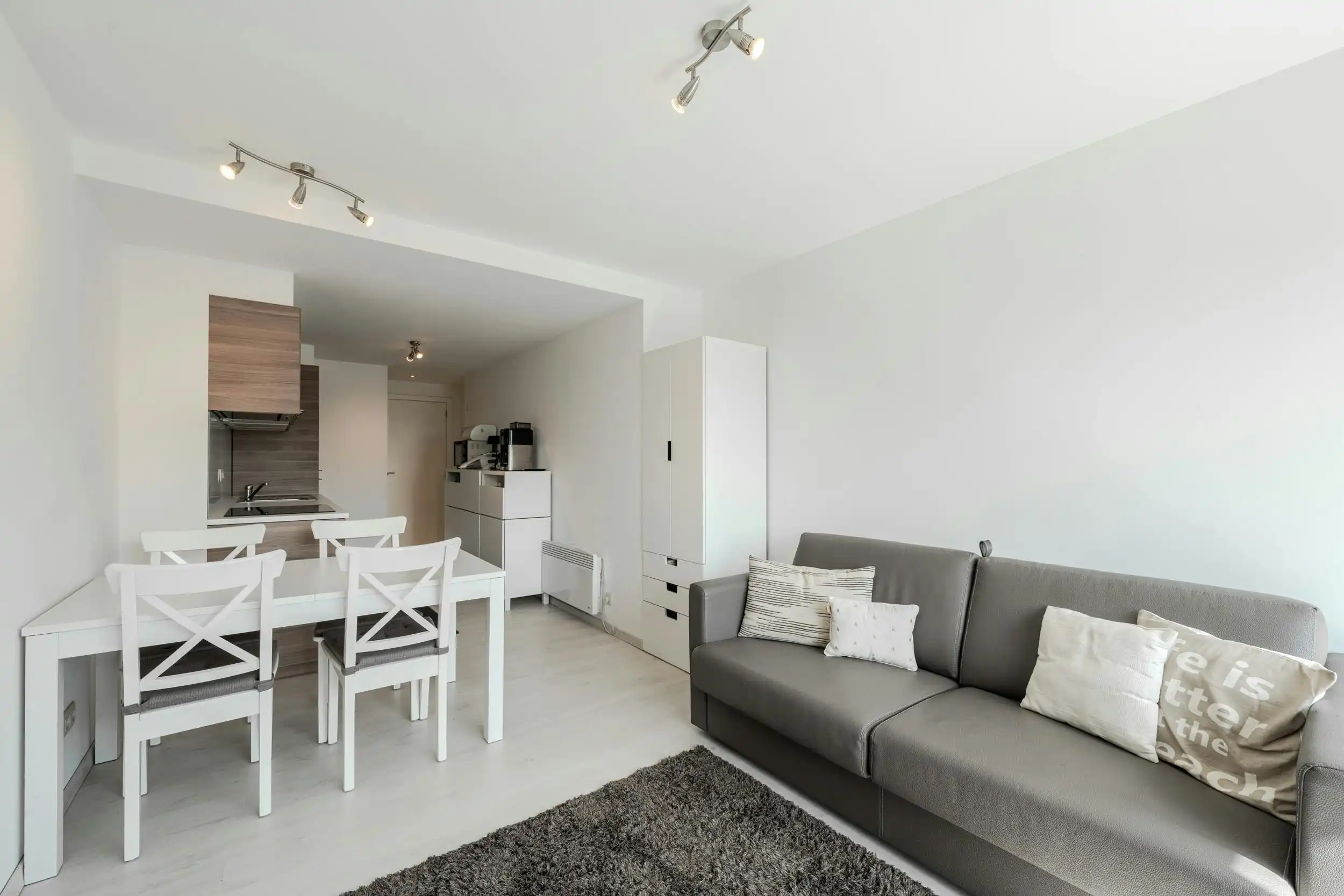 Gerenoveerd appartement met 1 slaapkamer vlakbij de Zeedijk! foto 5