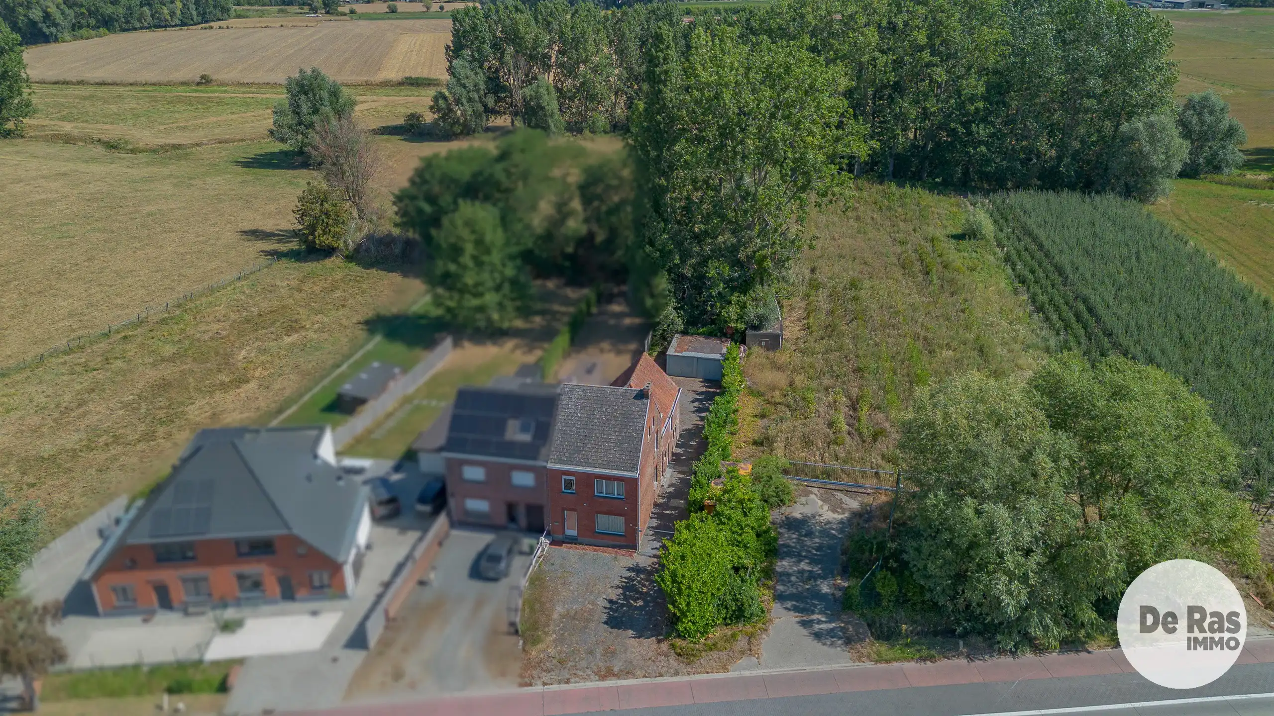 Hoofdfoto van de publicatie: WESTREM– Solide, te renoveren HOB met vlotte bereikbaarheid