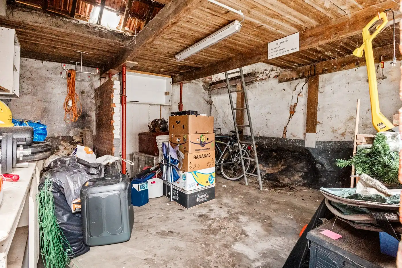 Gesloten bebouwing met 2 slpk., tuinberging en tuin foto 25