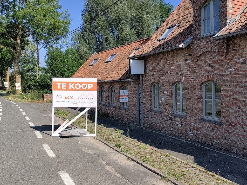 Grote eigendom op een perceeloppervlakte van 5408.00. foto 3