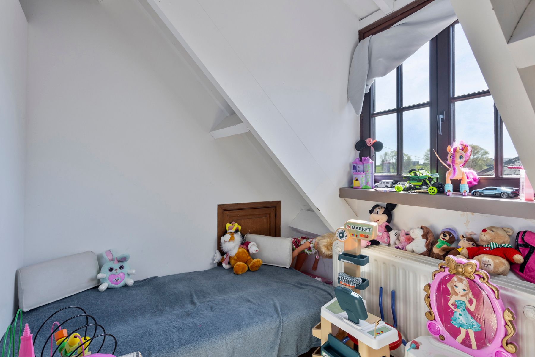 UITZONDERLIJKE VILLA MET APARTE STUDIO TE KOOP OP TOPLOCATIE foto 28