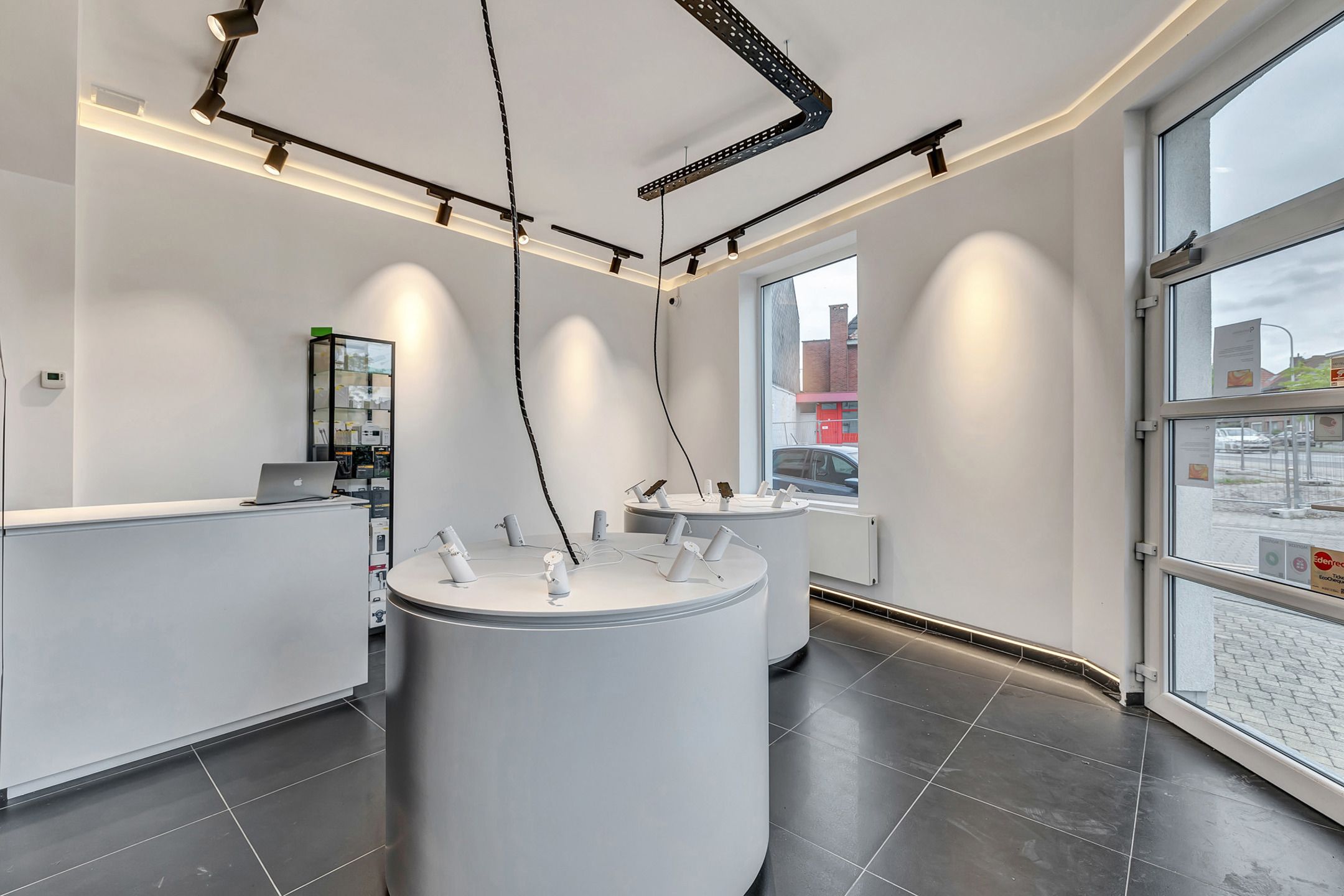 Instapklare handelsruimte in Aalst foto 4