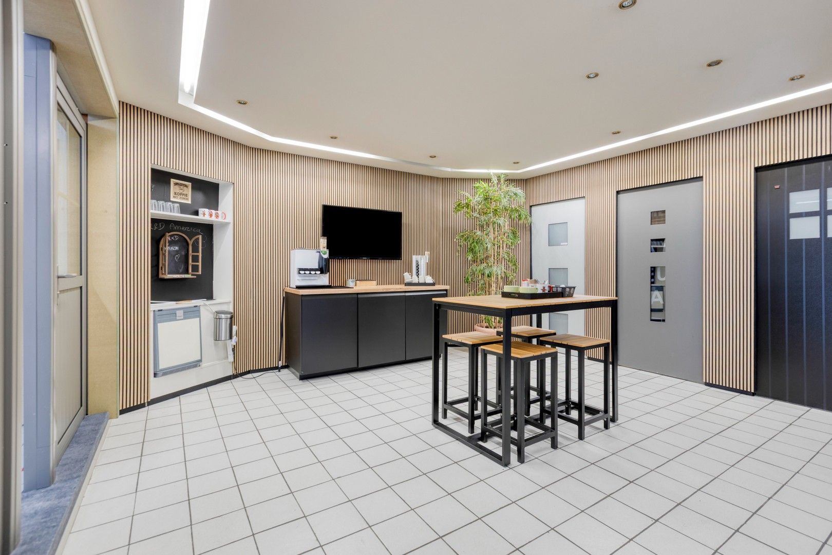 Te huur: Handelspand op toplocatie Hasseltweg foto 13