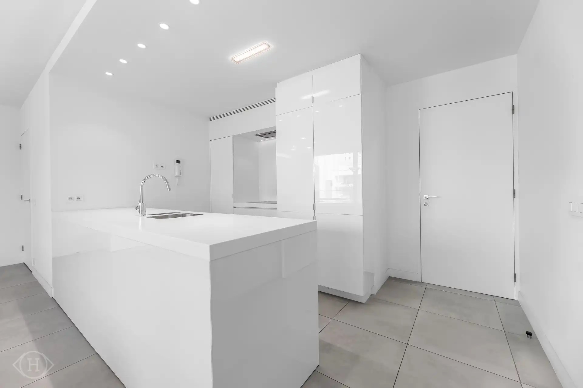 Bemeubeld appartement met prachtig terras foto 8