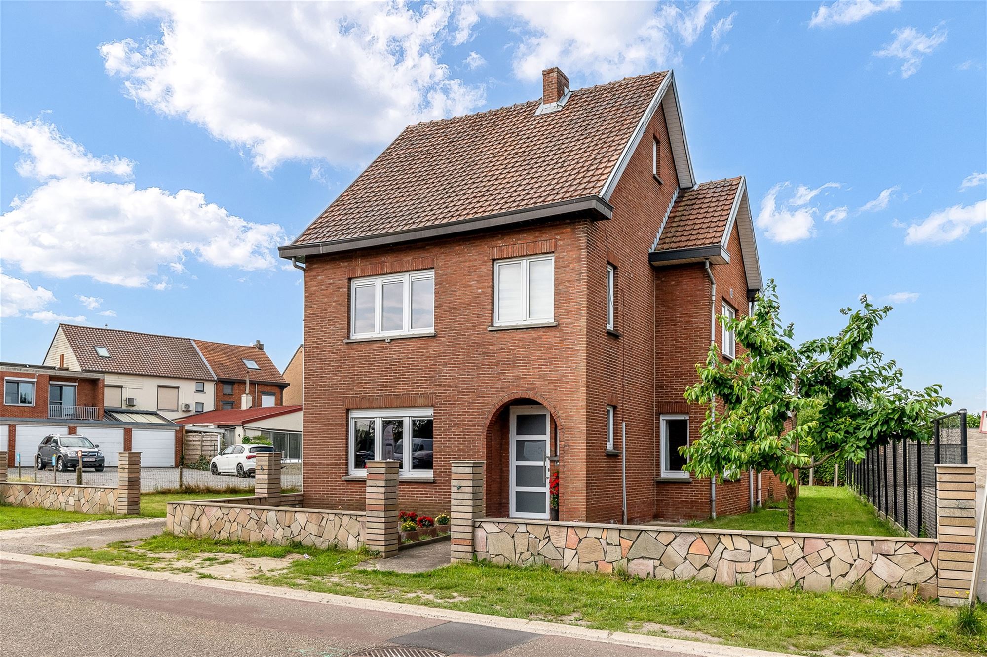 Hoofdfoto van de publicatie: GOED ONDERHOUDEN EN RECENT GERENOVEERDE WONING TE HEPPEN