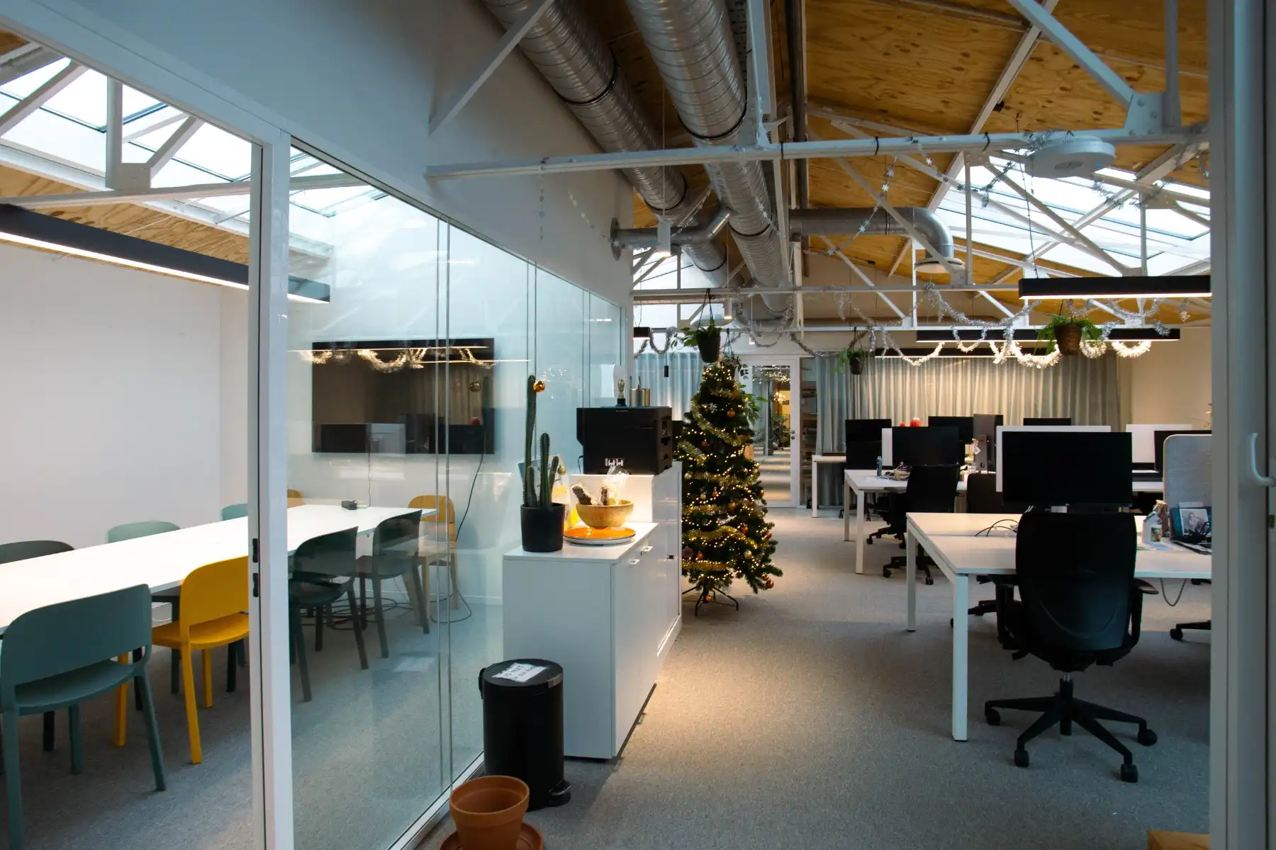 Kantoren in business center WATT Factory foto 2