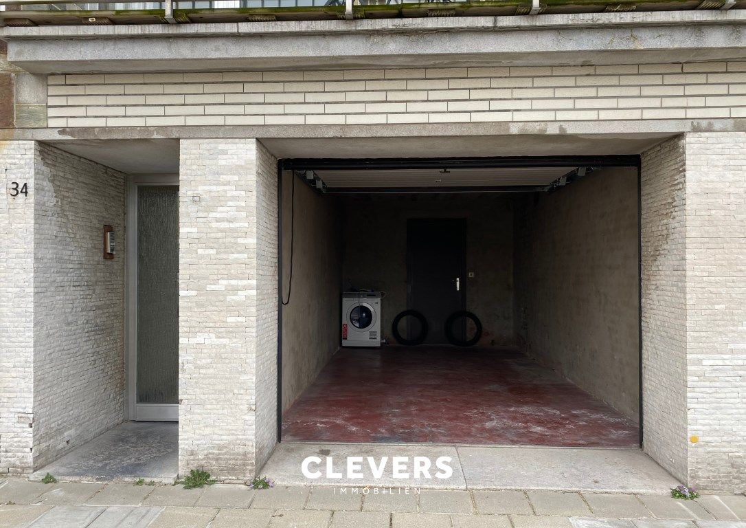 Makkelijk in te rijden garagebox in kleine residentie  foto 4