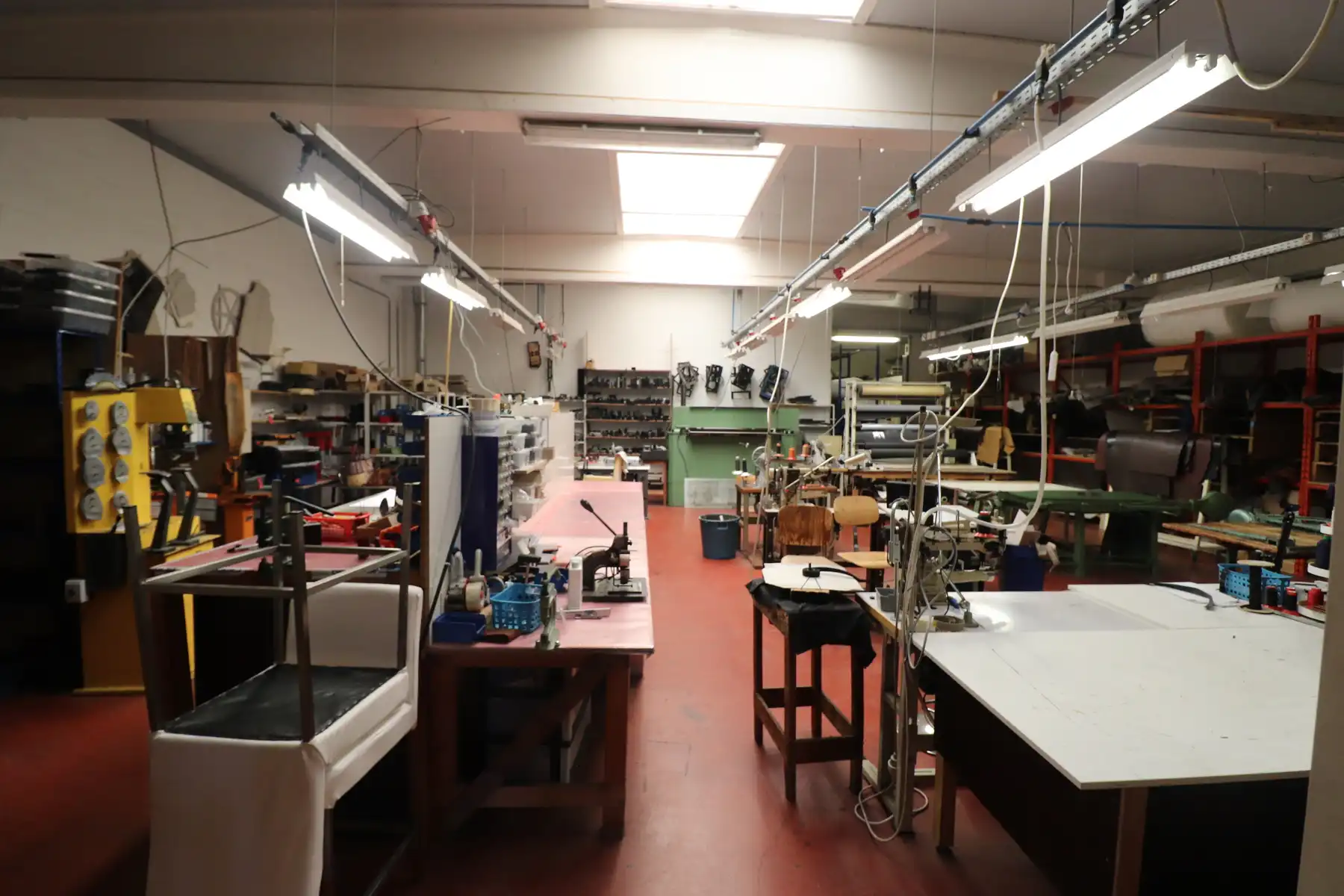 Een bedrijfshal van 270m² in bedrijvencentrum Merksplas. foto 5