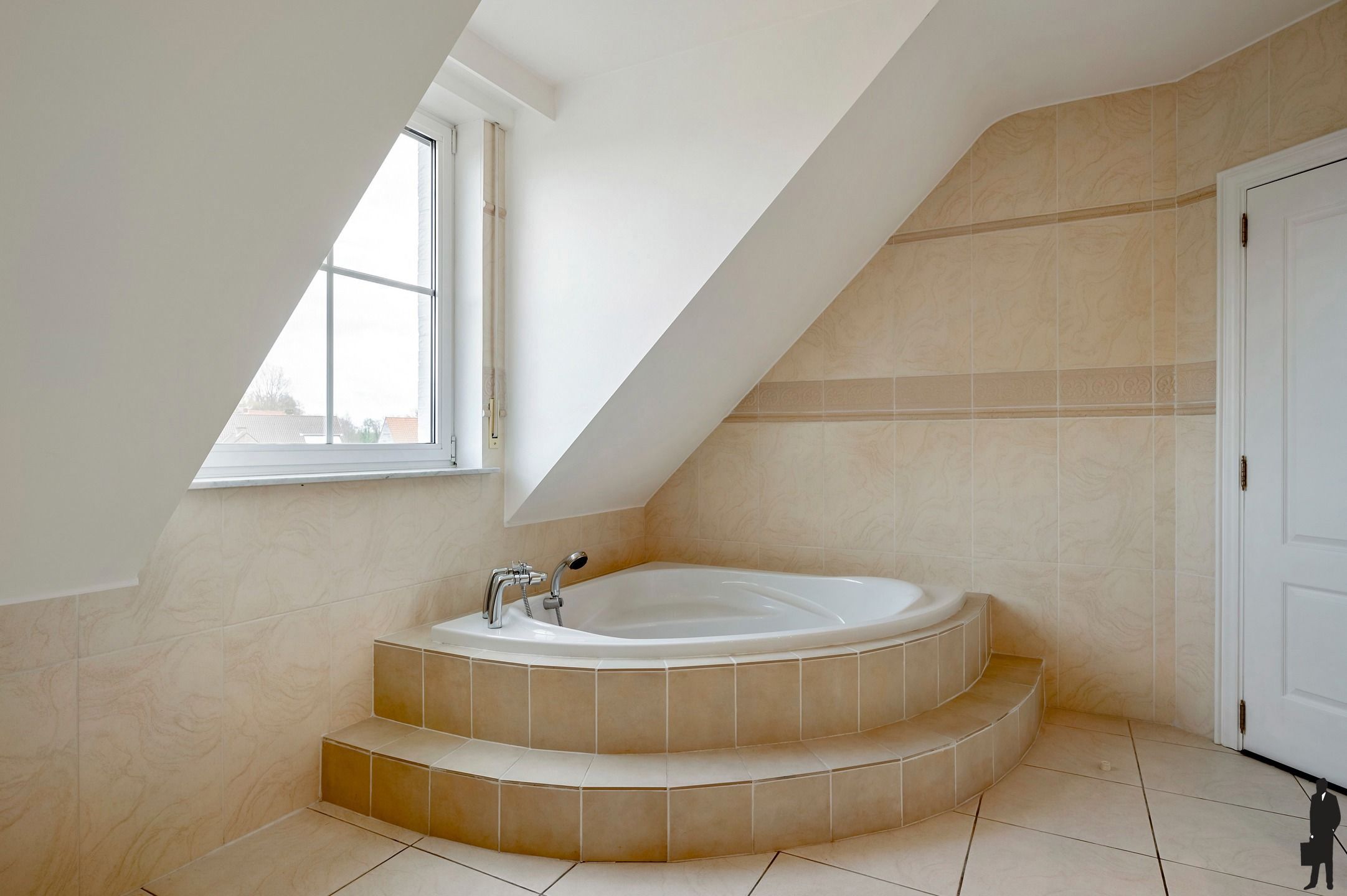 Buitengewone villa met 3 slpk. op 2.101m² nabij Postel foto 9