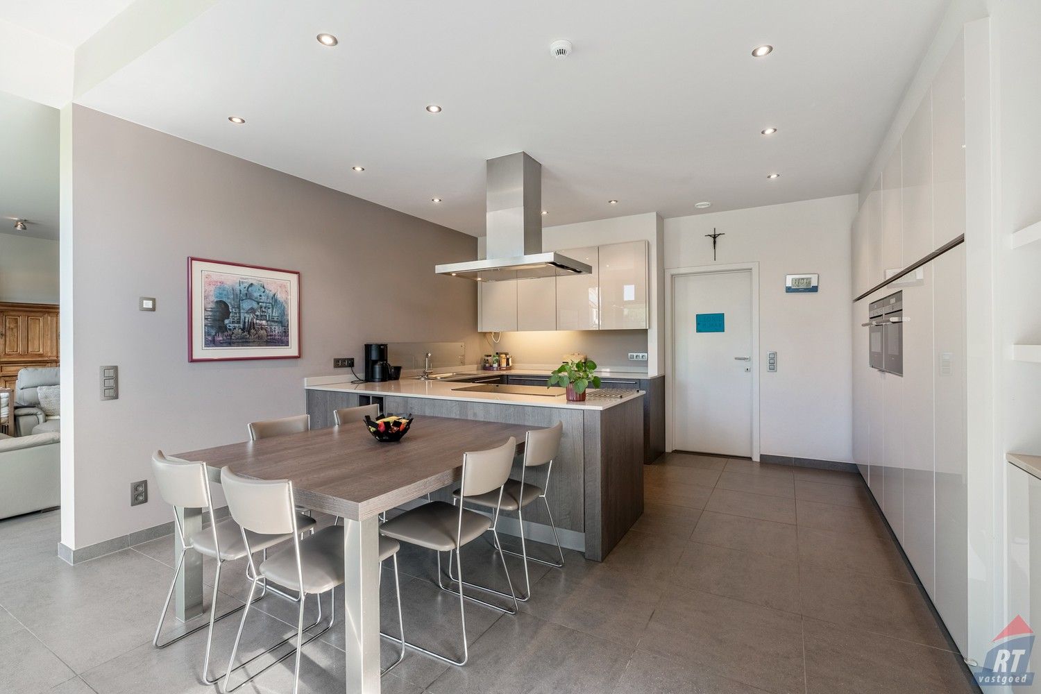 Uitzonderlijk ruime villa op een absolute toplocatie in het stadscentrum van Sint-Truiden foto 7