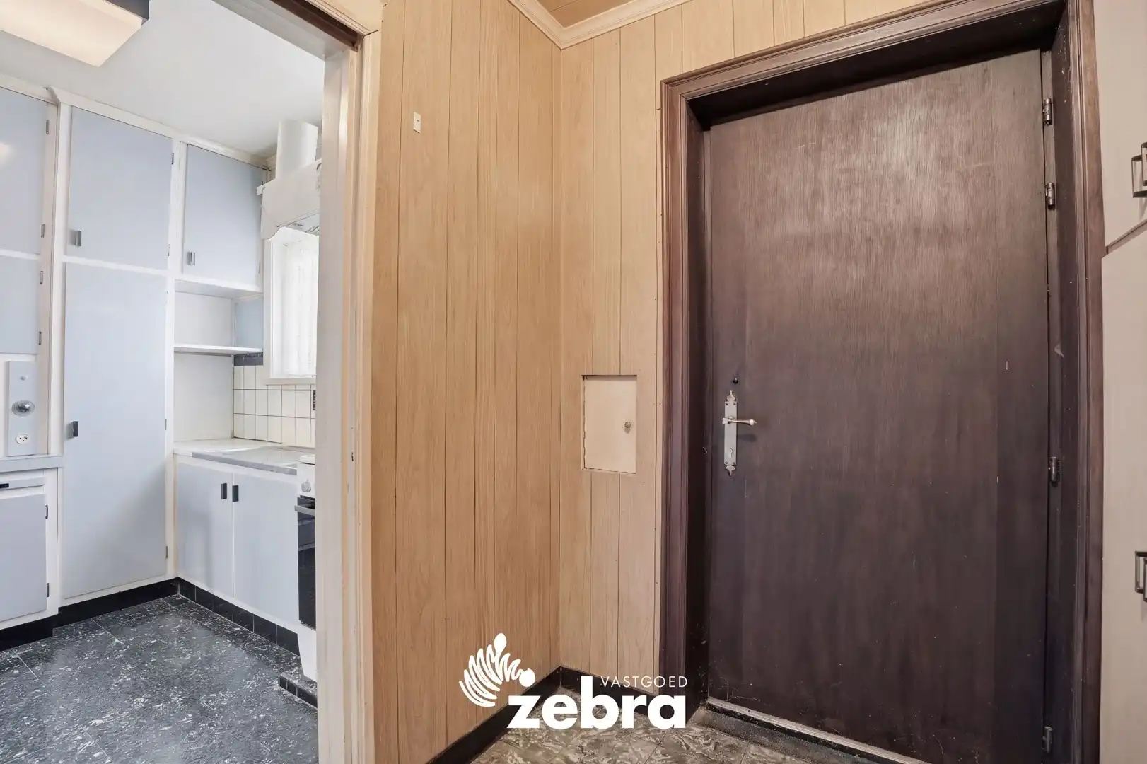 Te renoveren woning met veel potentieel op rustige ligging! foto 7