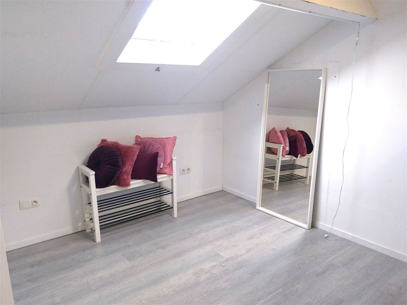 TE HUUR: Gemeubeld dakappartement met 2 slaapkamers te Heusden! foto 9