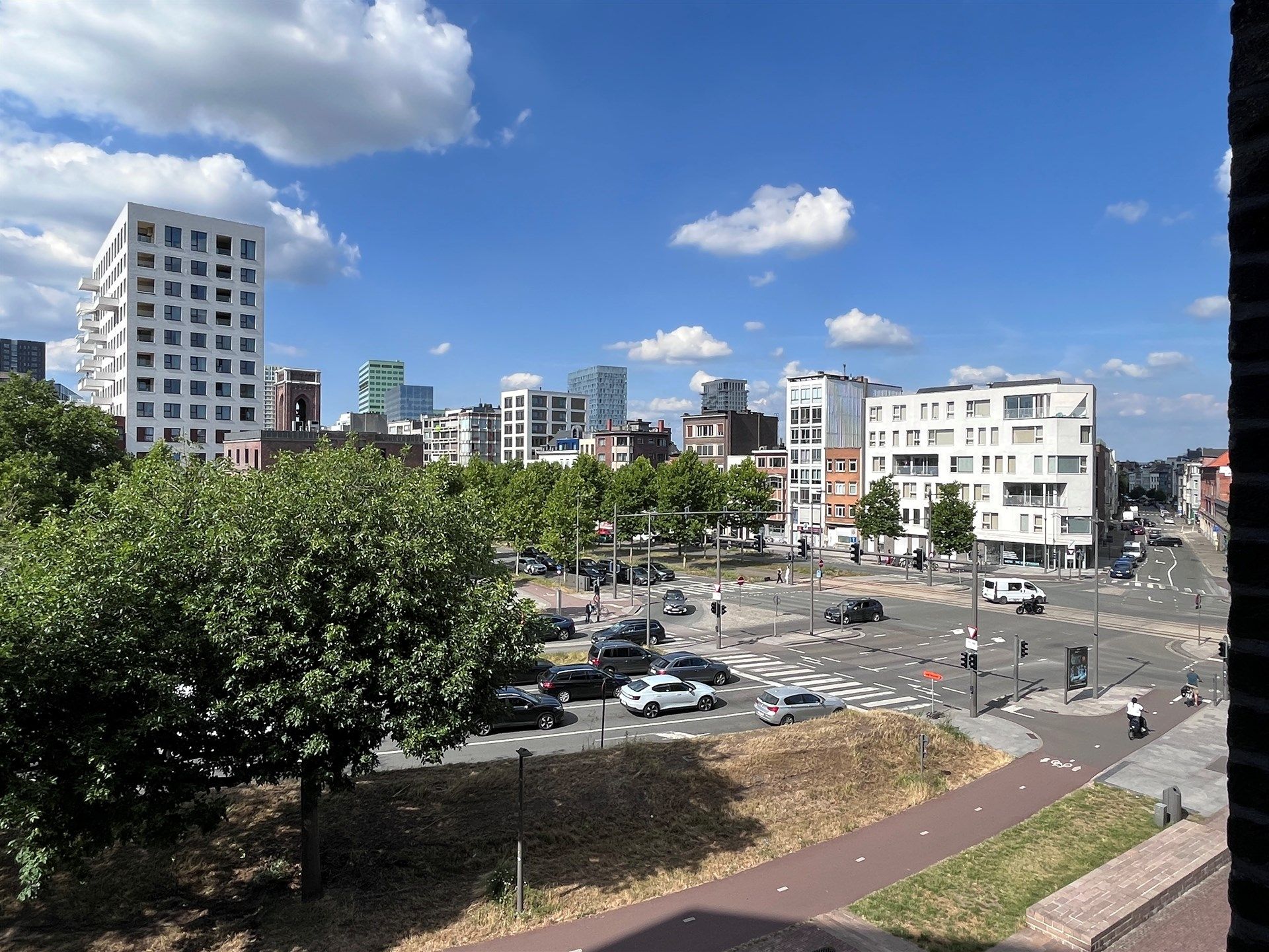 3 slaapkamerappartement met terras

 en autostaanplaats  foto 18
