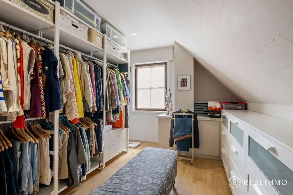Stijlvolle en tot in de puntjes verzorgde alleenstaande woning met 4 slaapkamers. foto 14