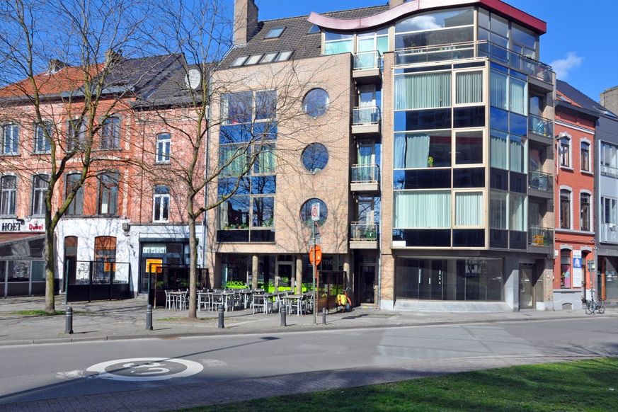 GENT – Lichtrijke appartement 79m² met open zicht op Griendeplein foto {{pictureIndex}}