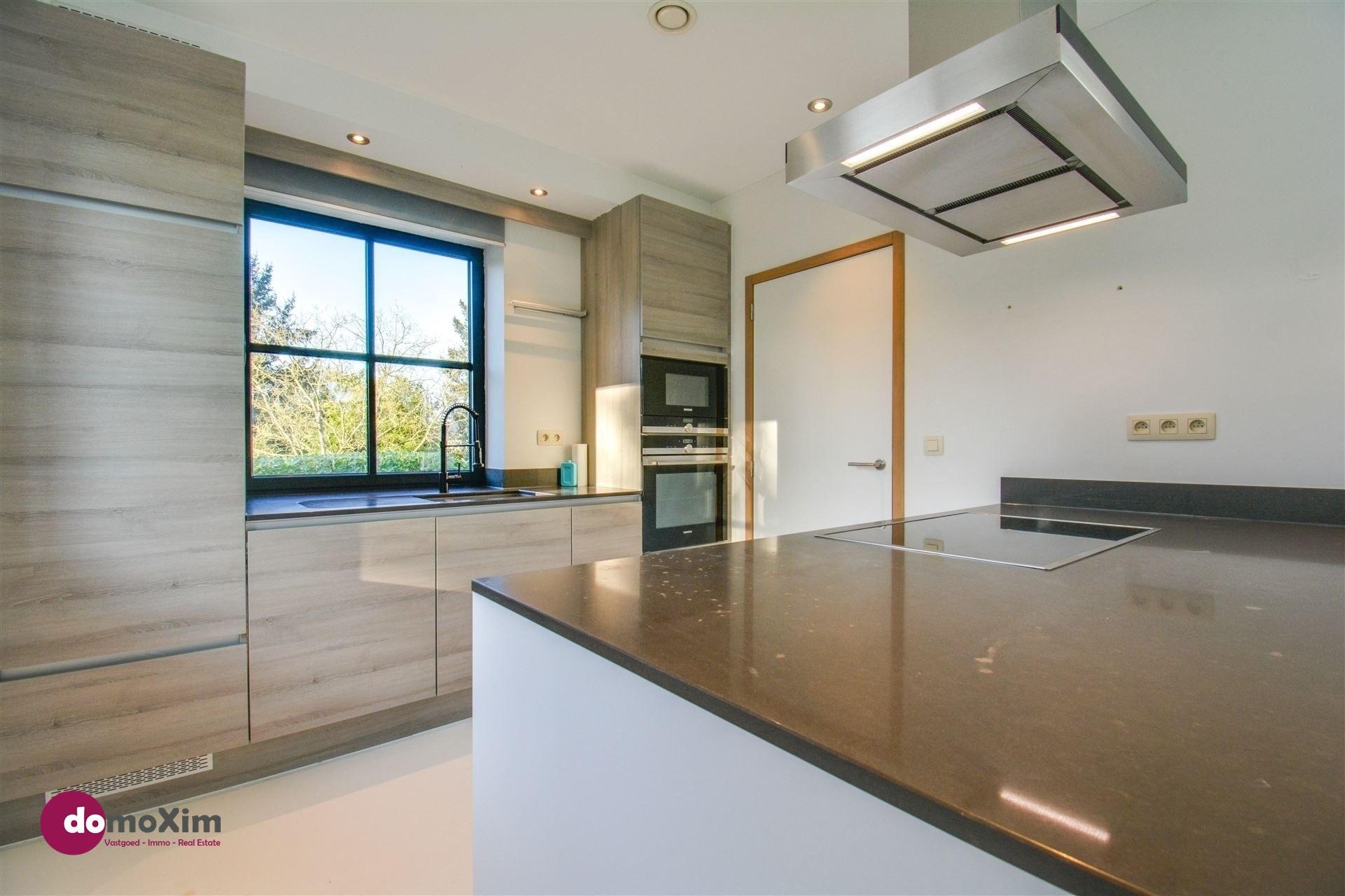 De Oude Korenmolen van Veltem, een unieke villa op een perceel van 47 are foto 6