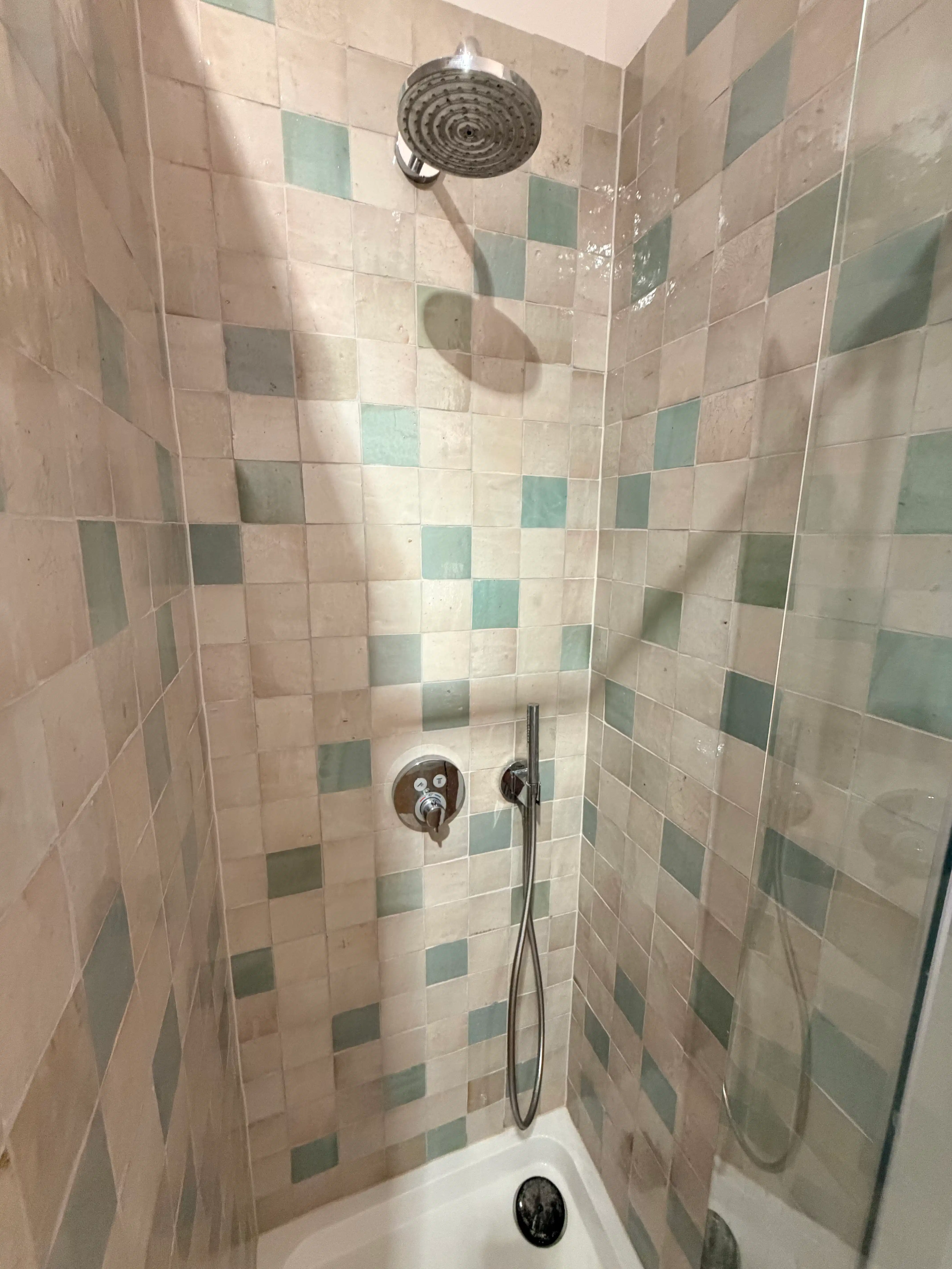 --- NIEUW --- Ideale cohousing woning: high-end gerenoveerde 2-slaapkamerwoning met elk een eigen douche in centrum Gent! foto 18