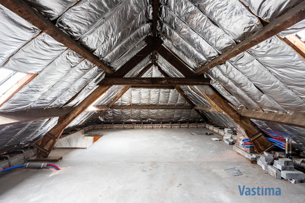 Te renoveren gezinswoning met potentieel op een gunstige locatie foto 17