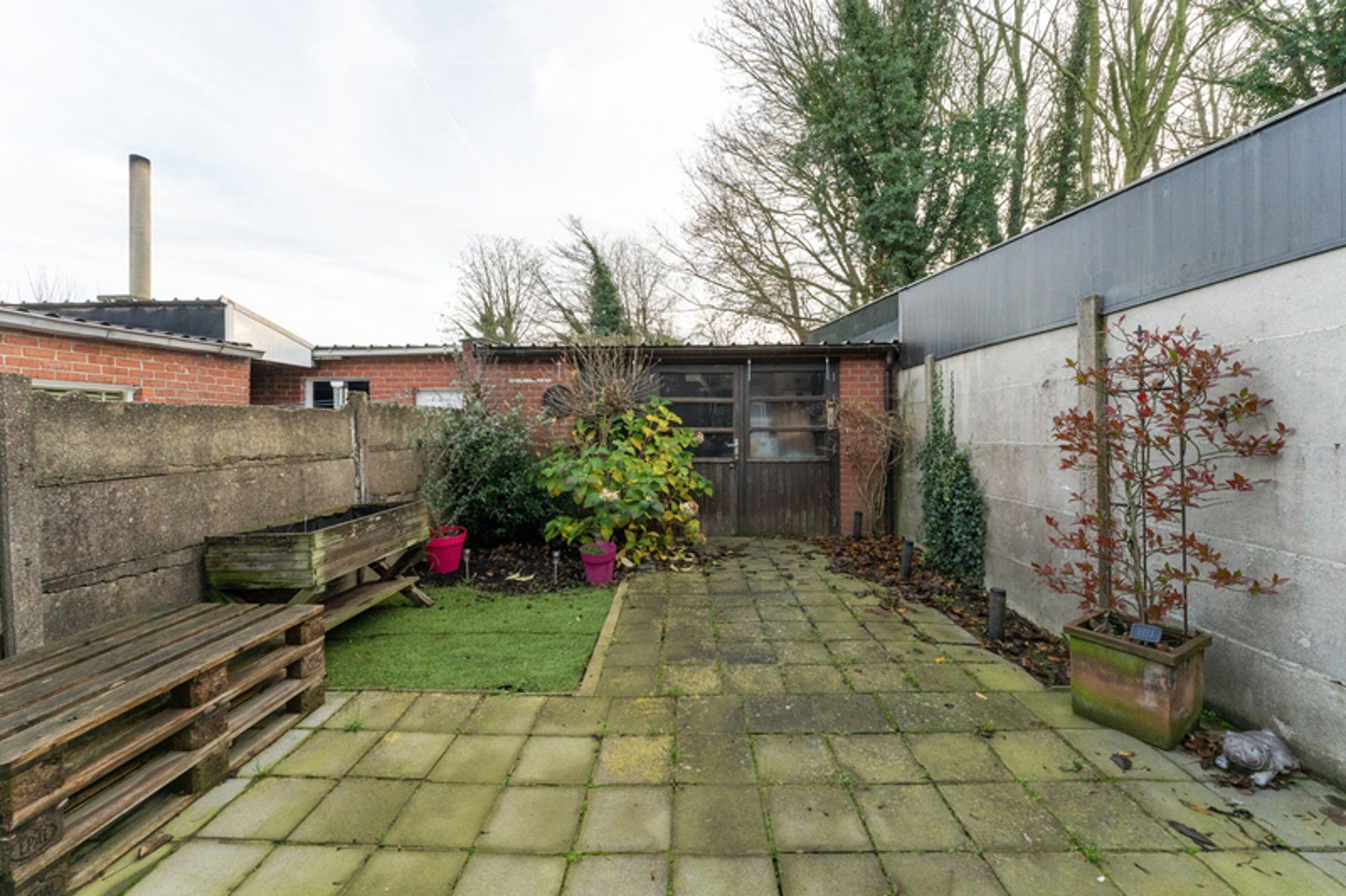 Vernieuwde woning met garage en stadstuintje foto 18