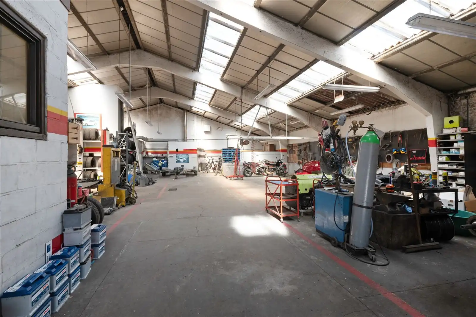 Functioneel bedrijfsgebouw te Kruisem! foto 11